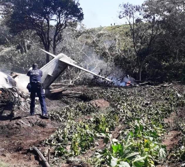 Decenas de camiones de Bomberos permanecen guardados en aeropuerto «El Lencero»